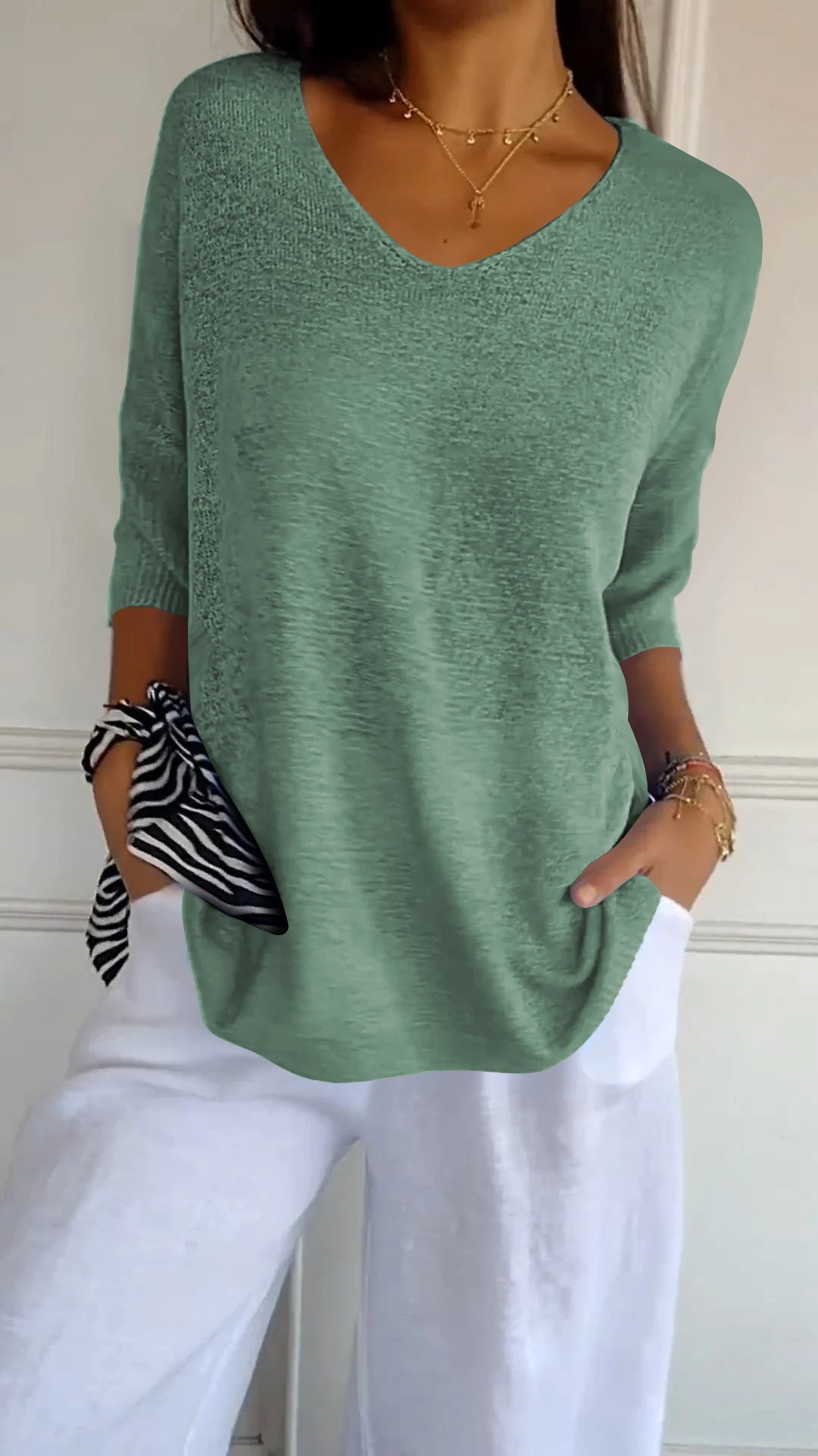 Evelyn - Knit Top with V-neck